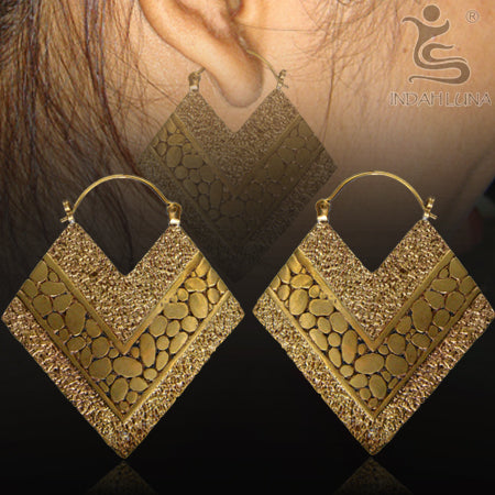 V-Shaped Kerikil Brass Earrings Earrings 18 gauge (1mm) Yellow Brass